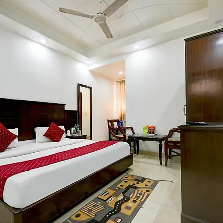 Hotel Legend International - 02 Mins From New Delhi Station